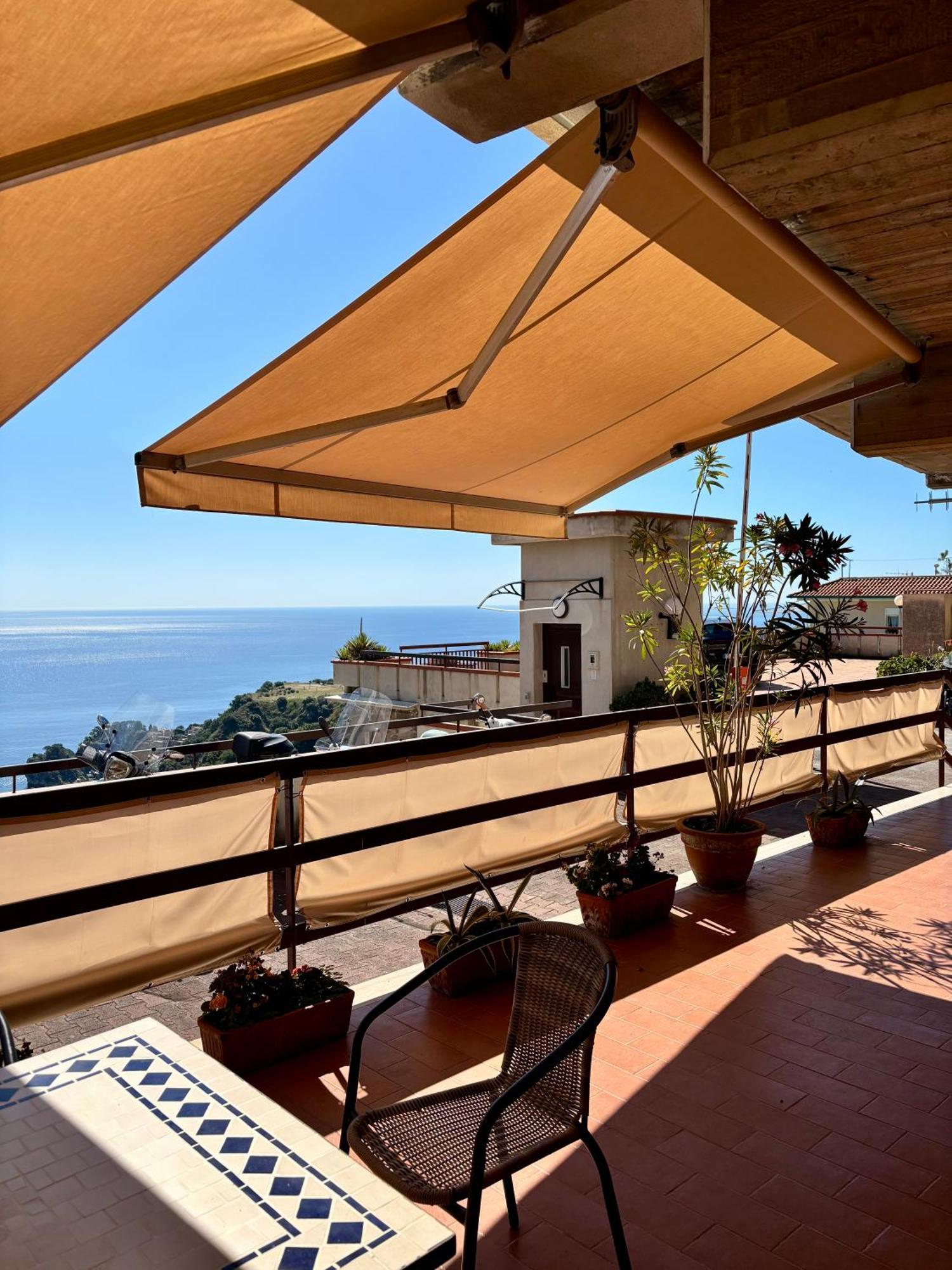 Mara'S House, 10 Minuti A Piedi Dal Centro, Parcheggio Privato Apartment ตาออร์มินา ภายนอก รูปภาพ